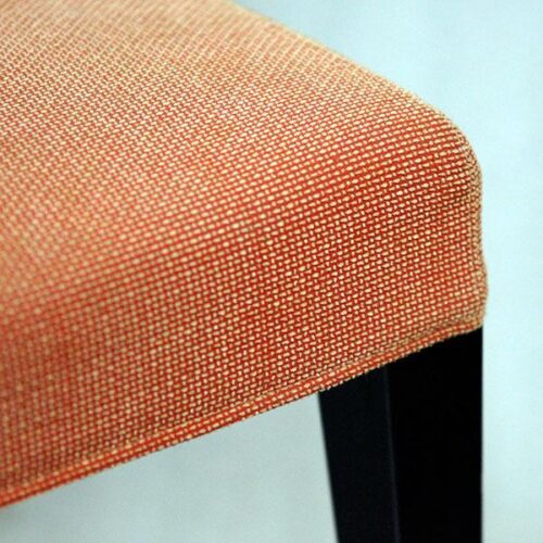 都會風橘布黑木腳餐椅 讓日常多一點顏色：圖片 4