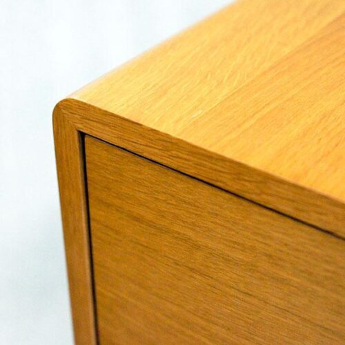 原色弧角木紋床頭櫃 充滿溫暖的木系收納：圖片 3