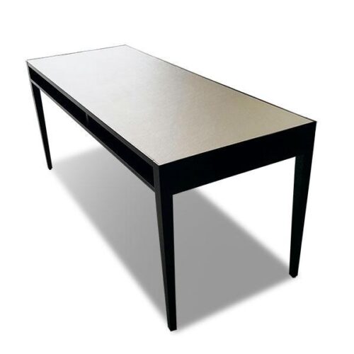 皮革台面黑框實木書桌 詮釋極簡美學：圖片 2