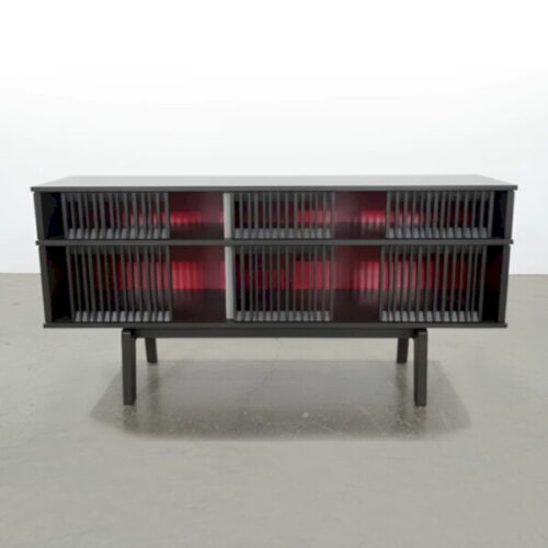 黑耀格柵餐邊櫃 冷靜外表內含狂熱：圖片 2