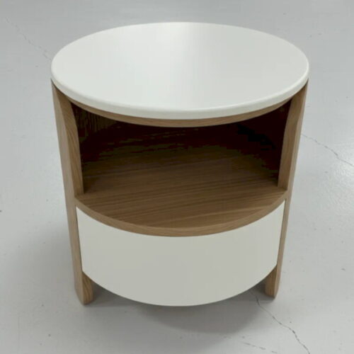 圓弧木語床頭櫃 完成北歐系臥室：圖片 5