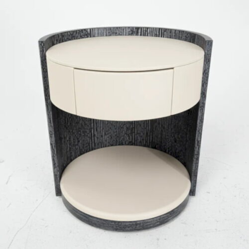 黑白環抱床頭櫃 勾勒空間的張力：圖片 2