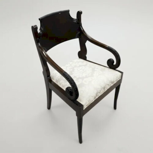 典藏款雕刻扶手椅 優雅入座：圖片 1