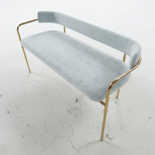 粉藍鈦金細框長椅 為空間畫下輕奢句點：圖片 1
